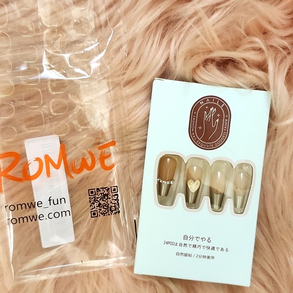 Brand New Romwe Fun False Nails-L